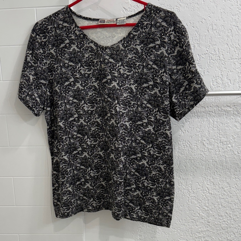 Faded Glory Monochrome Floral Women's Tee